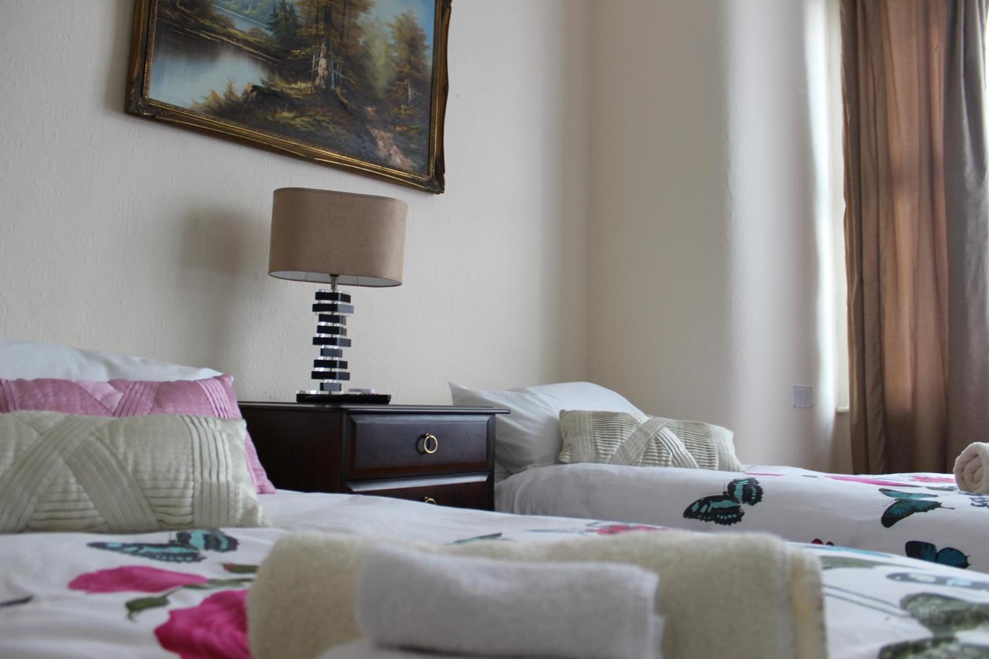 לידס Mother-In-Law Guest House Hotel Leeds מראה חיצוני תמונה