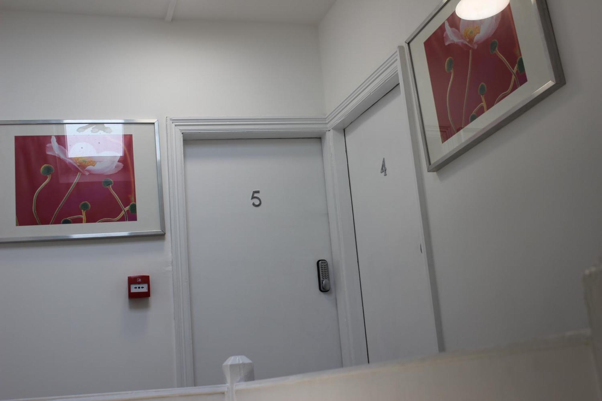 לידס Mother-In-Law Guest House Hotel Leeds מראה חיצוני תמונה
