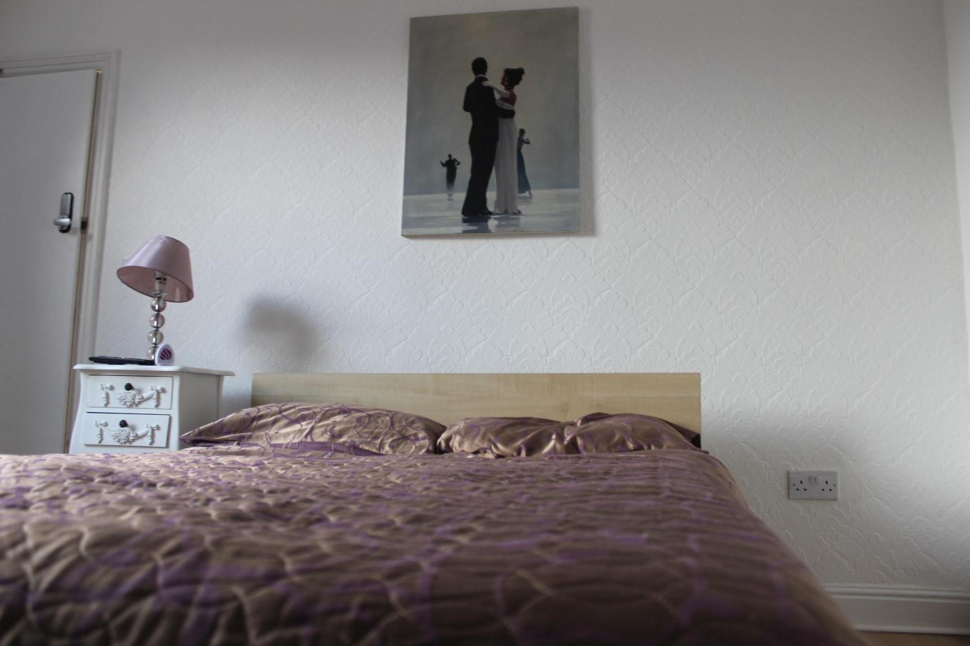לידס Mother-In-Law Guest House Hotel Leeds מראה חיצוני תמונה