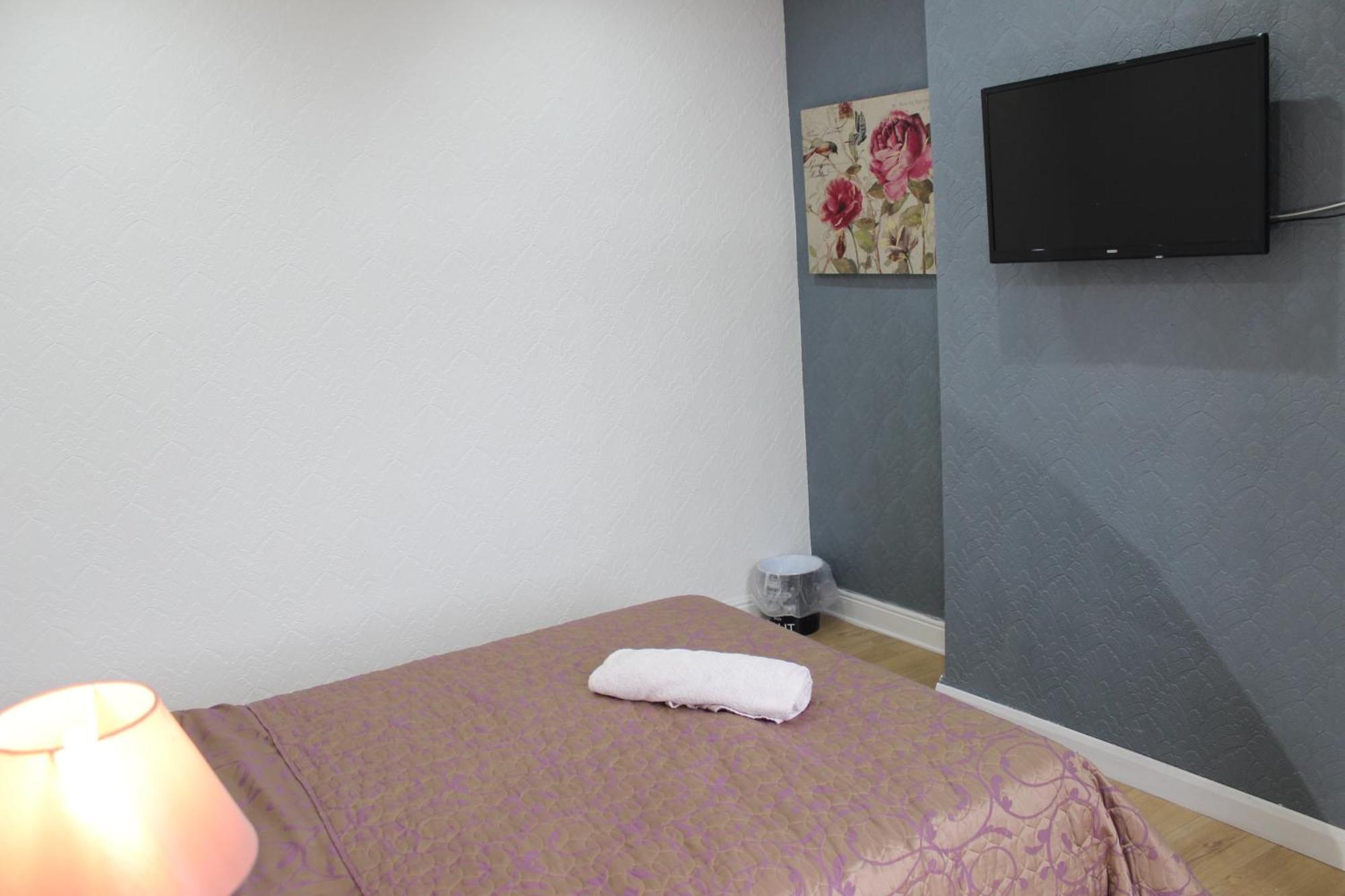 לידס Mother-In-Law Guest House Hotel Leeds מראה חיצוני תמונה