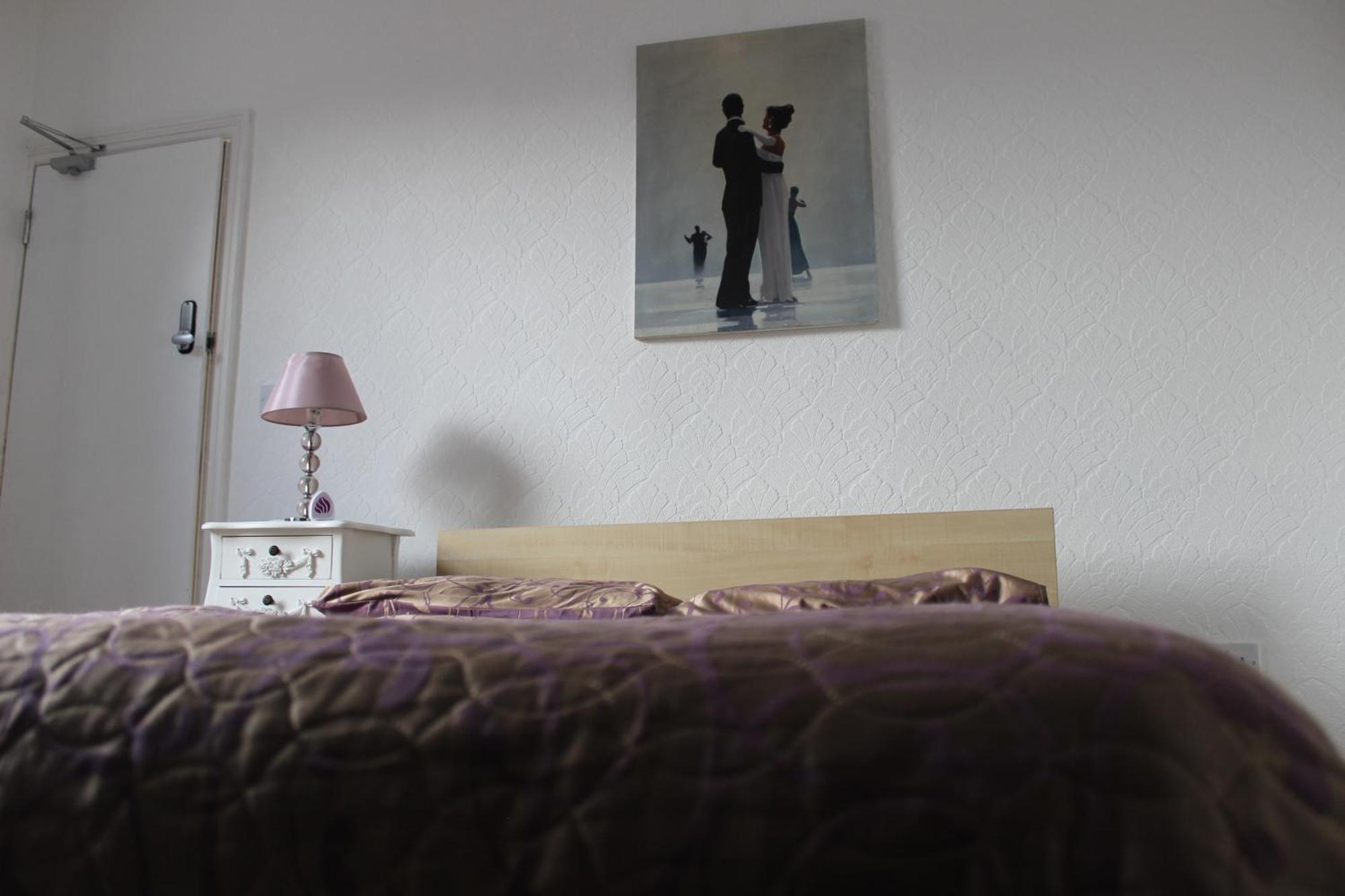 לידס Mother-In-Law Guest House Hotel Leeds מראה חיצוני תמונה
