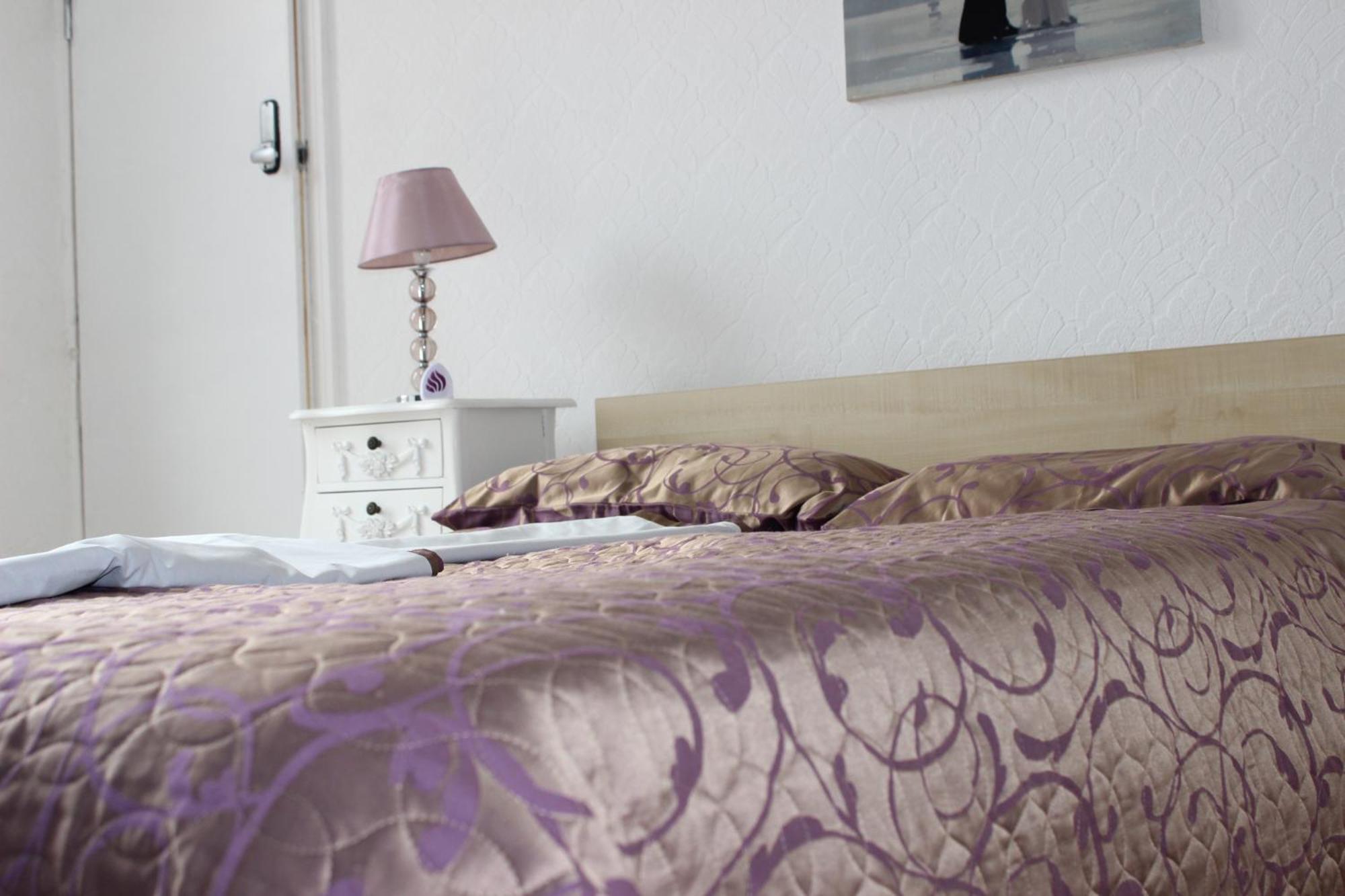 לידס Mother-In-Law Guest House Hotel Leeds מראה חיצוני תמונה