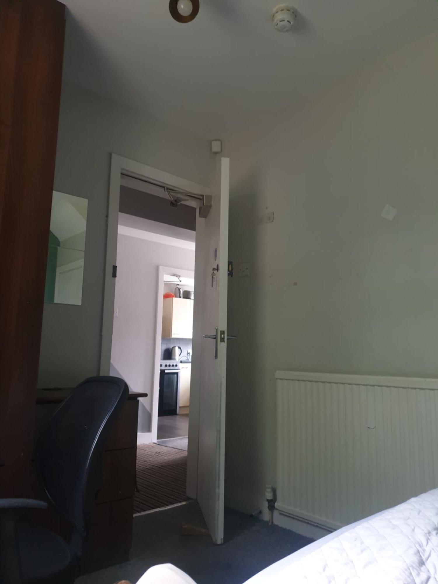 לידס Mother-In-Law Guest House Hotel Leeds מראה חיצוני תמונה