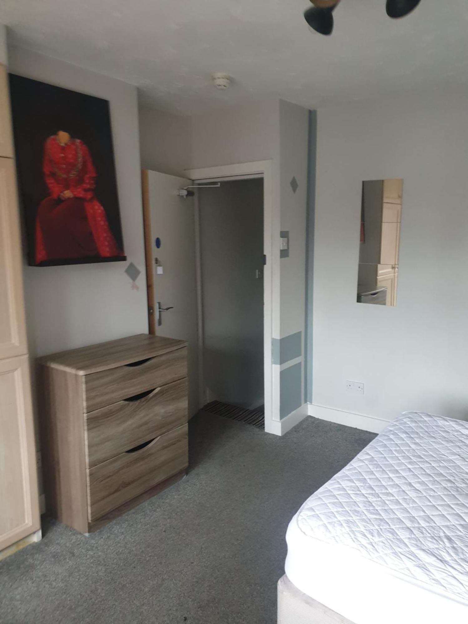 לידס Mother-In-Law Guest House Hotel Leeds מראה חיצוני תמונה