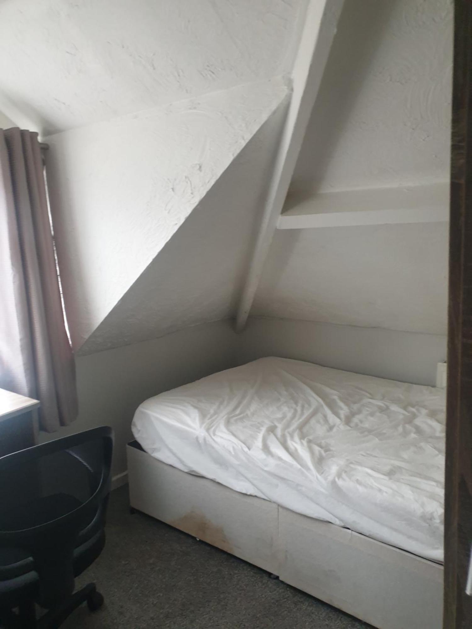 לידס Mother-In-Law Guest House Hotel Leeds מראה חיצוני תמונה