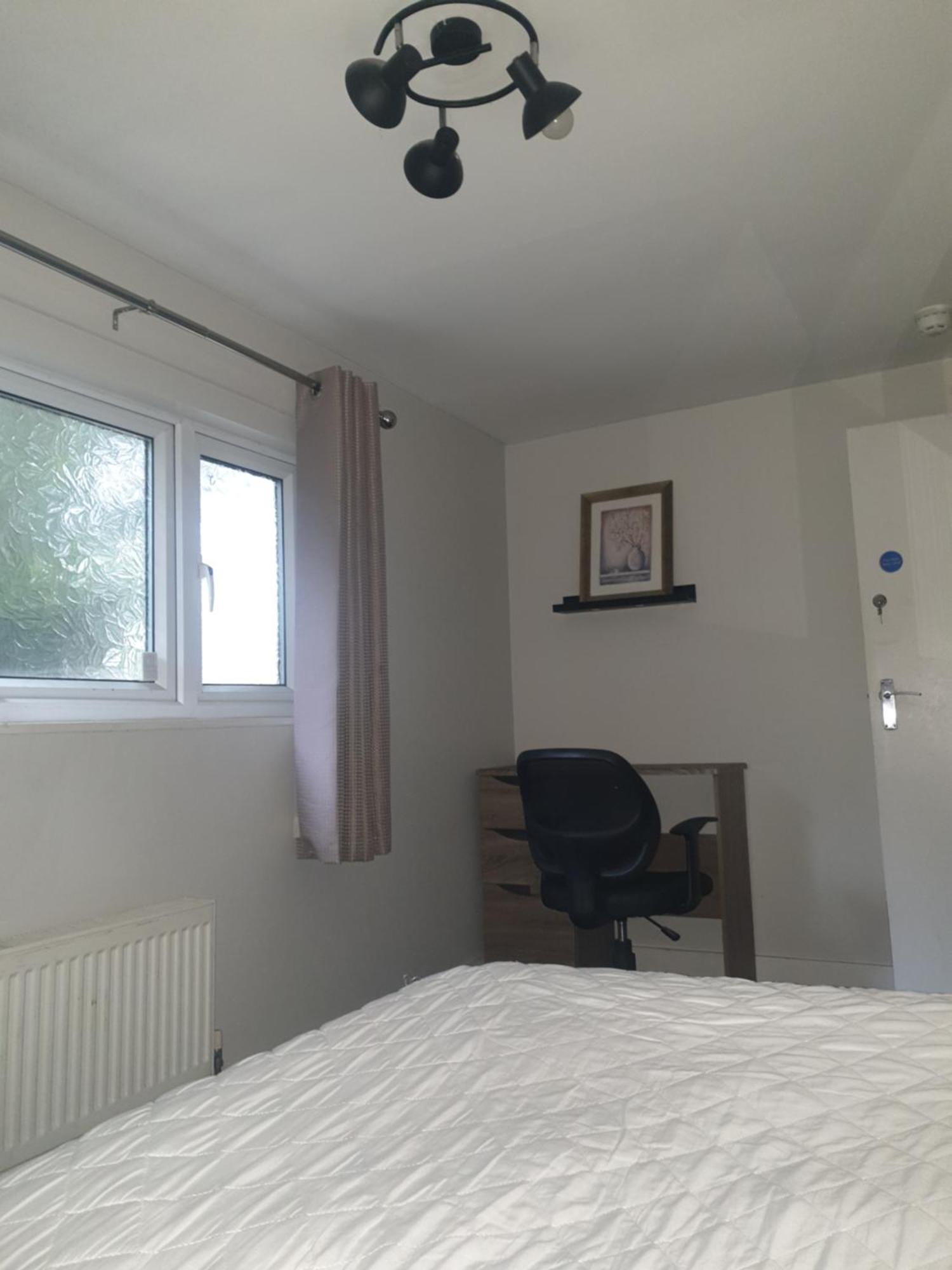 לידס Mother-In-Law Guest House Hotel Leeds מראה חיצוני תמונה
